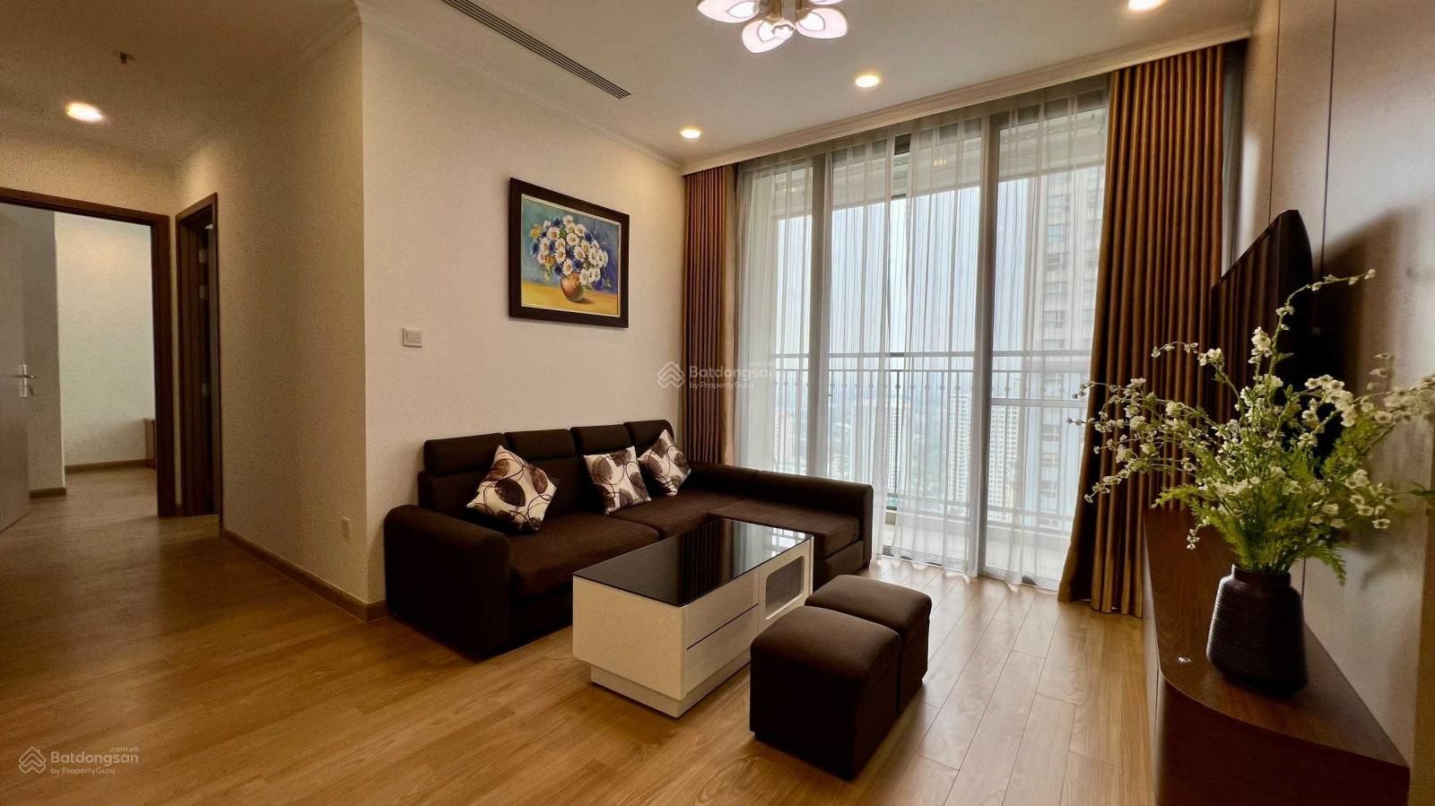 Cần bán căn hộ Lạc Hồng Westlake, Tây Hồ, 2PN 2VS, tầng cao, BC Đông Nam, sẵn sổ đỏ
